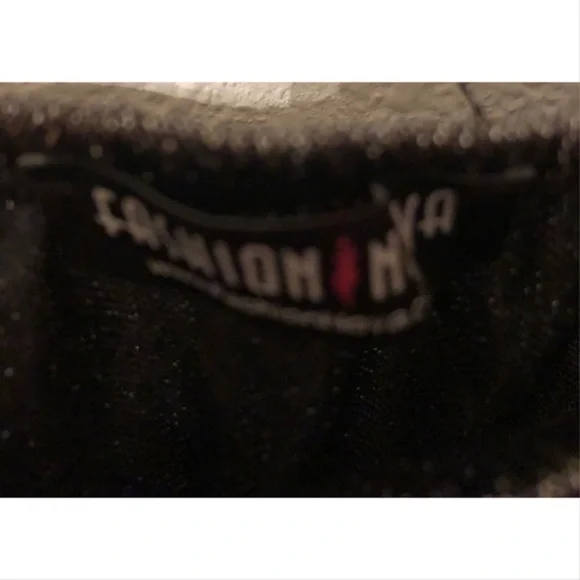 Fashion Nova metallic off the shoulder crop top nwot - Picture 4 of 5